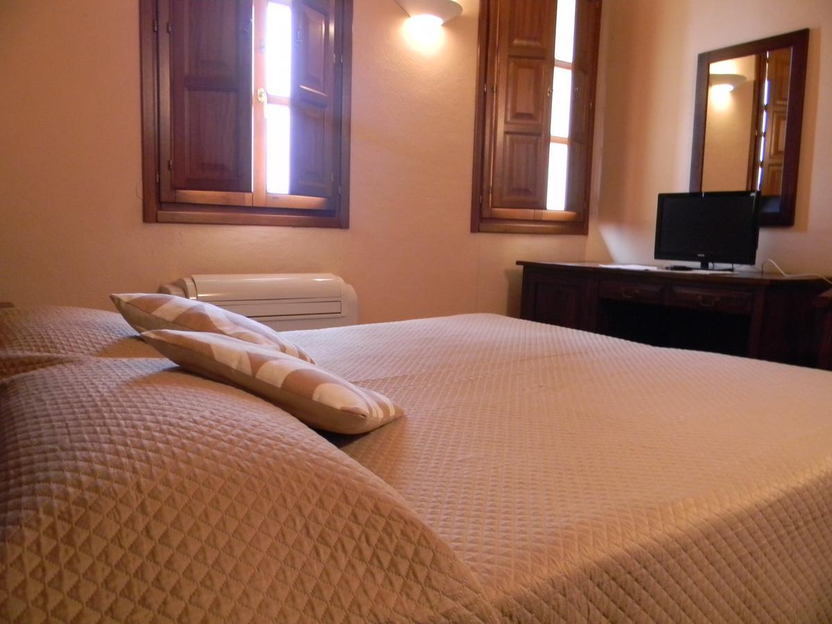 Hotel Sport Village Иглесиас Екстериор снимка