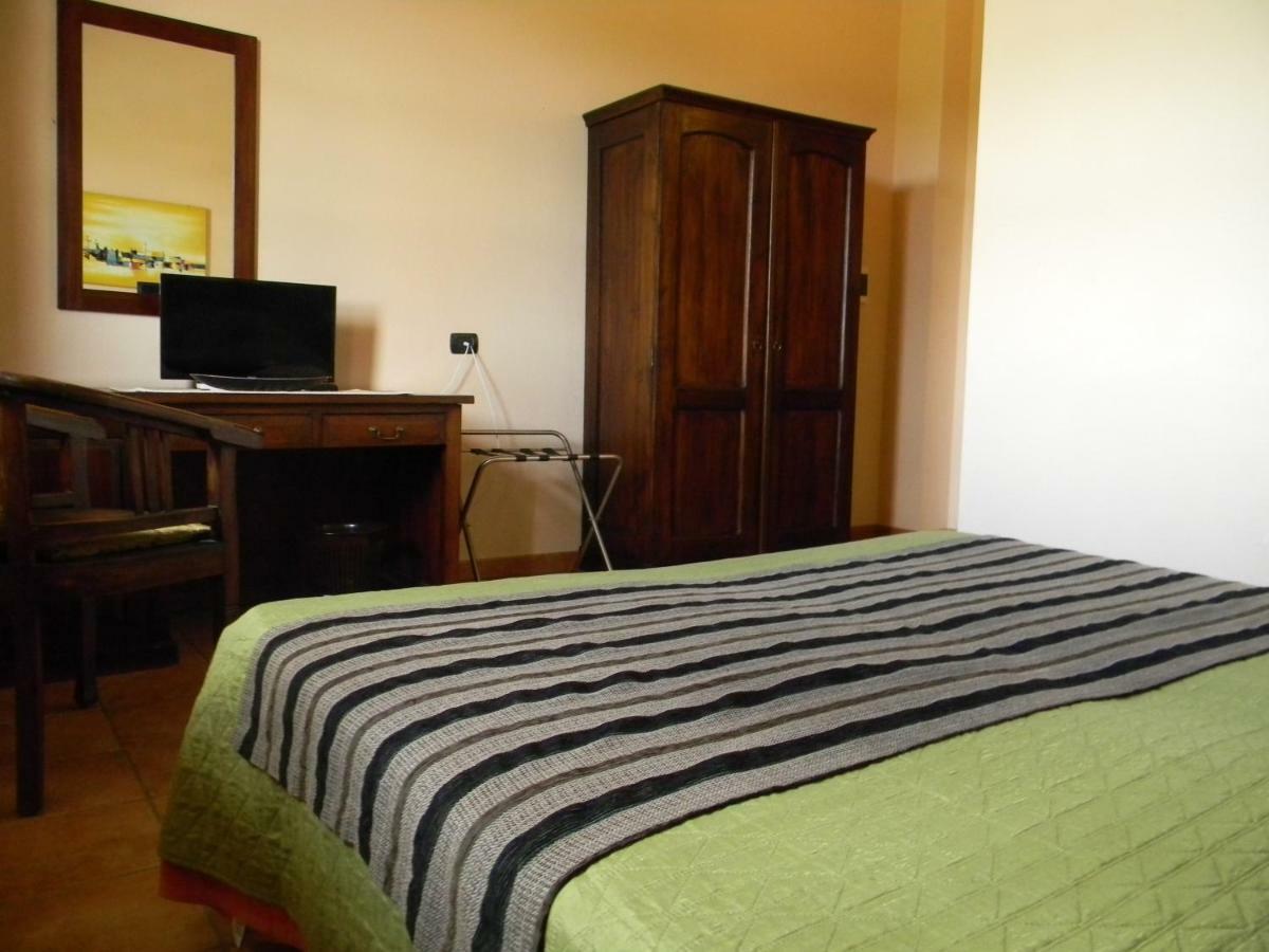 Hotel Sport Village Иглесиас Екстериор снимка