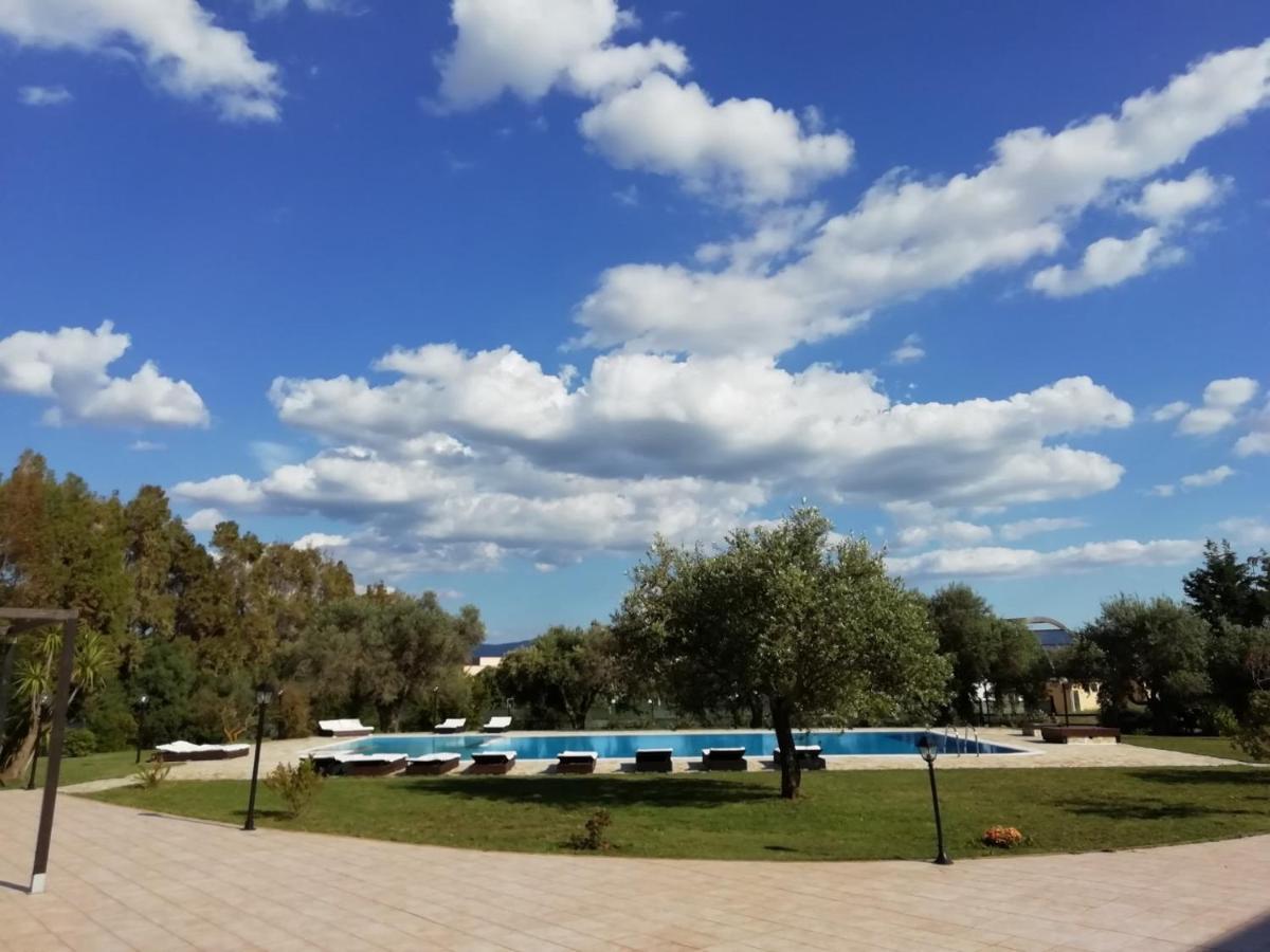 Hotel Sport Village Иглесиас Екстериор снимка